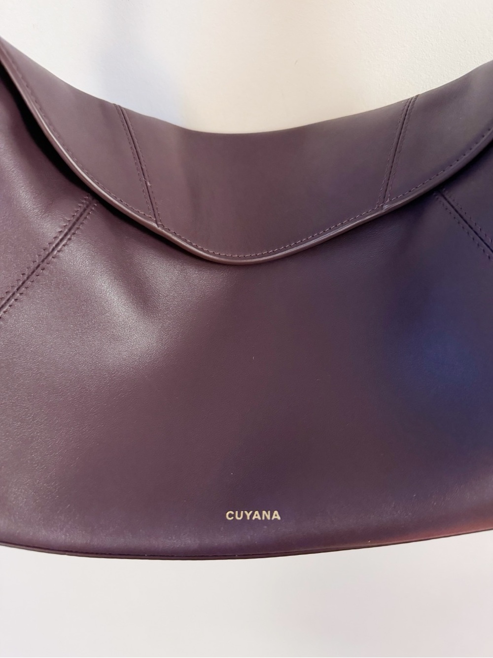 Cuyana Forma Shoulder Bag in Plum Compact Functional Purse - Picture 4 of 12